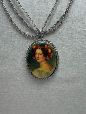 Vintage Portrait Oval Pendant Necklace in Silver Tone with Green Accents